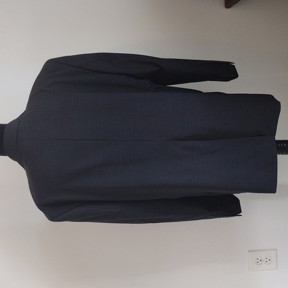 Brooks Brothers - Picture 4 of 8